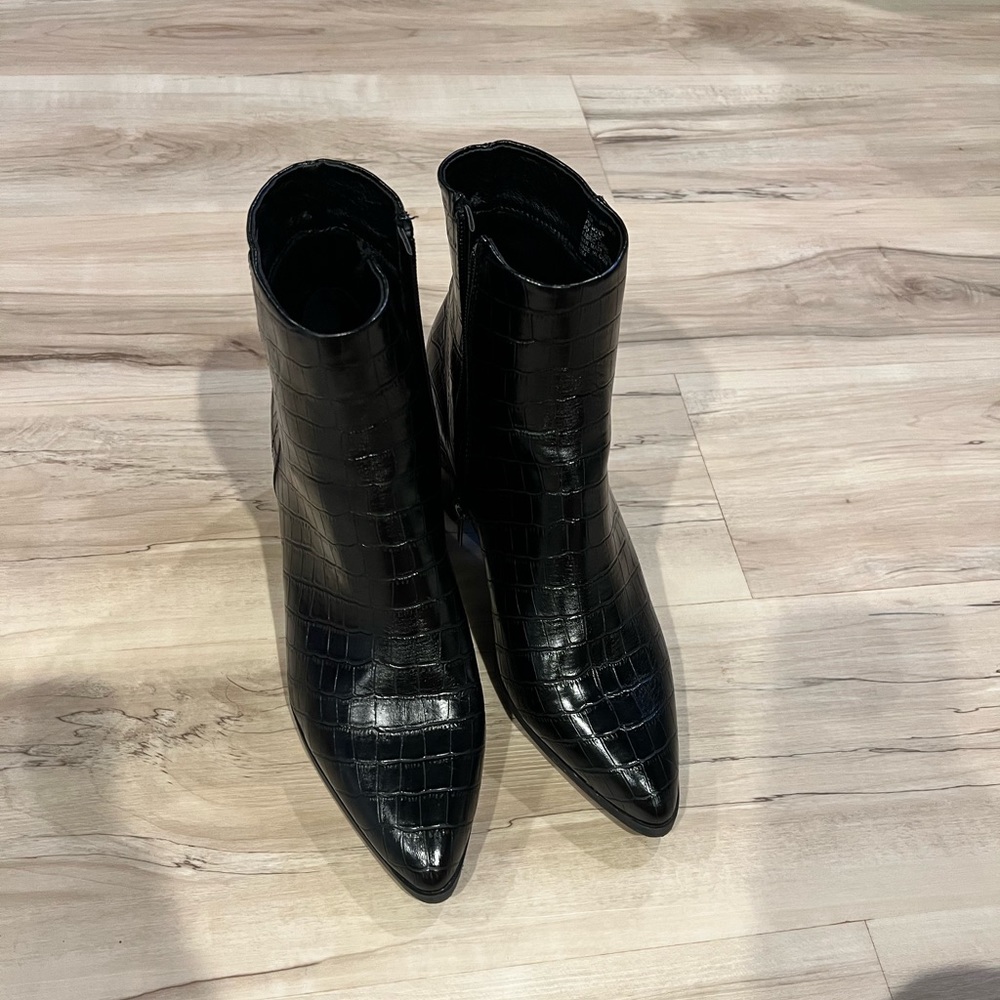madden girl bootie alligator print